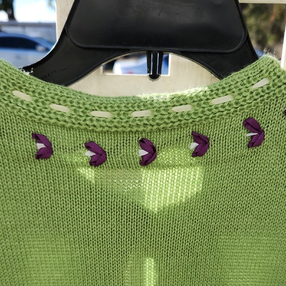 Green Embroidered Women's Sweater - 100% Peruvian Alpaca - Picture 12 of 16